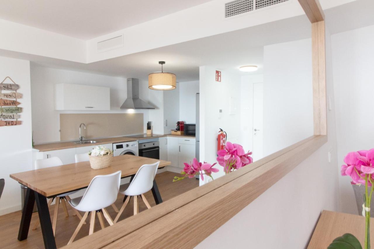 Global Properties, Apartamento De 2 Habitaciones Con Terraza Y Vistas Al Mar 卡耐特蒂贝兰格 外观 照片