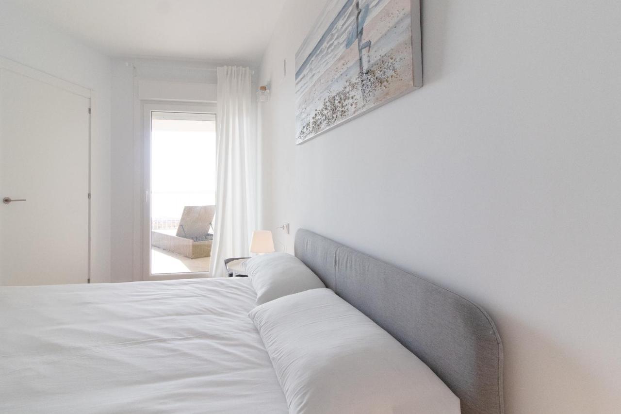 Global Properties, Apartamento De 2 Habitaciones Con Terraza Y Vistas Al Mar 卡耐特蒂贝兰格 外观 照片