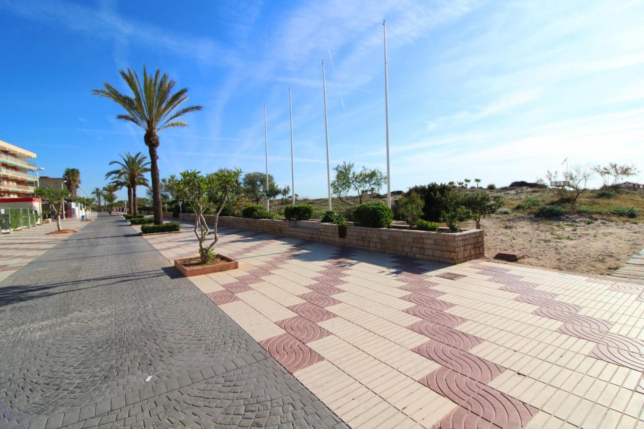 Global Properties, Apartamento De 2 Habitaciones Con Terraza Y Vistas Al Mar 卡耐特蒂贝兰格 外观 照片