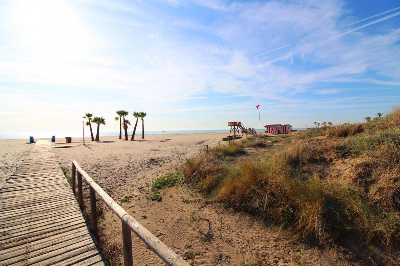 Global Properties, Apartamento De 2 Habitaciones Con Terraza Y Vistas Al Mar 卡耐特蒂贝兰格 外观 照片