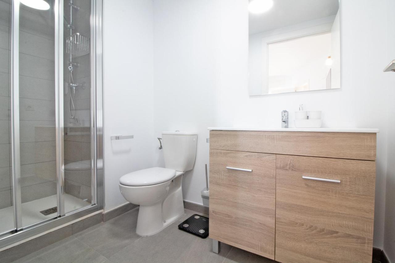 Global Properties, Apartamento De 2 Habitaciones Con Terraza Y Vistas Al Mar 卡耐特蒂贝兰格 外观 照片